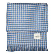 Load image into Gallery viewer, Cornflower Hardy Houndstooth Cotton Throw Blanket
