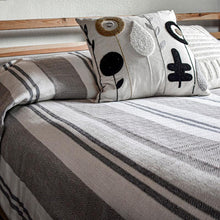 Load image into Gallery viewer, Deco Bed Blanket - Amana Woolen Mill