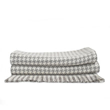Load image into Gallery viewer, Hardy Houndstooth Cotton Throw Blanket - Amana Woolen Mill