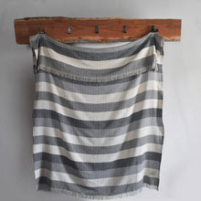 Load image into Gallery viewer, Tweedy Throw Blanket - Amana Woolen Mill