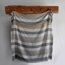 Load image into Gallery viewer, Tweedy Throw Blanket - Amana Woolen Mill