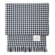 Load image into Gallery viewer, Hardy Houndstooth Cotton Throw Blanket - Amana Woolen Mill
