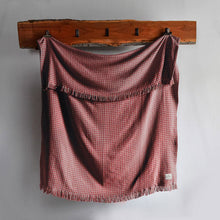 Load image into Gallery viewer, Hardy Houndstooth Cotton Throw Blanket - Amana Woolen Mill
