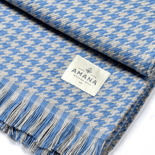 Load image into Gallery viewer, Hardy Houndstooth Cotton Throw Blanket - Amana Woolen Mill
