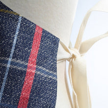 Load image into Gallery viewer, Window Pane Chef Apron - Amana Woolen Mill
