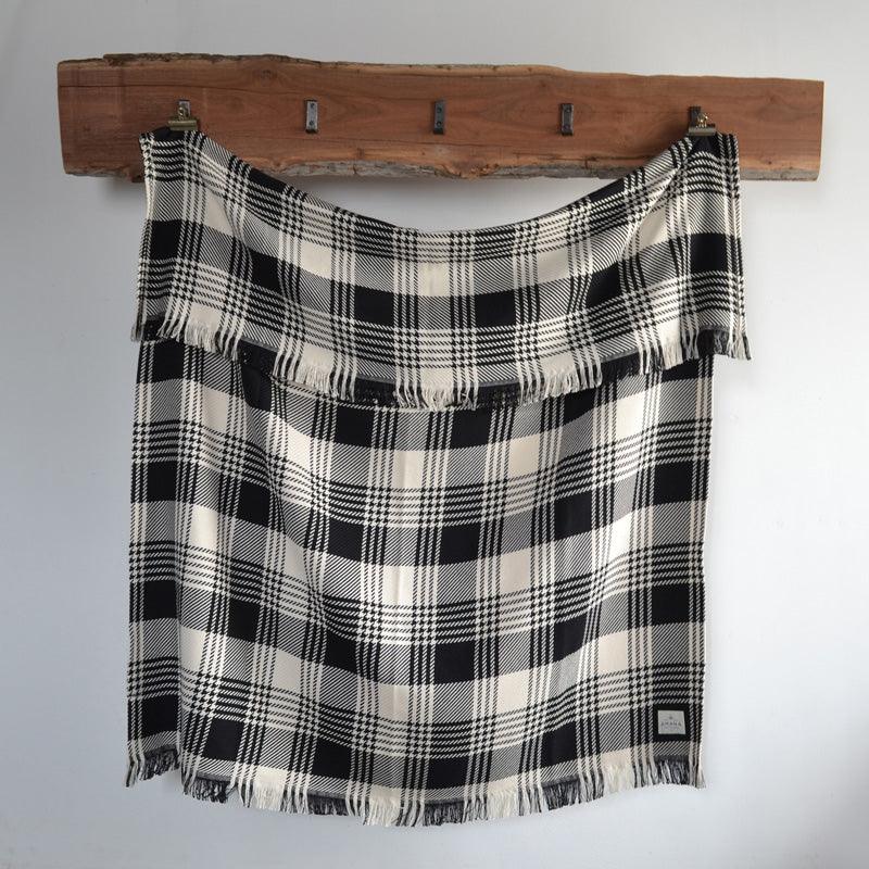 Black/Natural Grace Cotton Throw