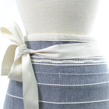Load image into Gallery viewer, Amana Weave Café Apron - Amana Woolen Mill
