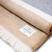 Load image into Gallery viewer, Bow &#39;En Arrow Wool Throw Blanket - Amana Woolen Mill
