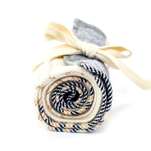 Load image into Gallery viewer, Contempo Cotton Table Runner - Amana Woolen Mill
