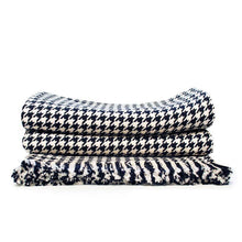 Load image into Gallery viewer, Hardy Houndstooth Cotton Throw Blanket - Amana Woolen Mill
